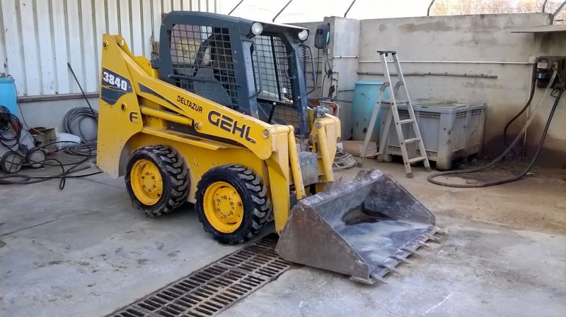 Mini chargeur GHEL Occasion sur le secteur de Nice